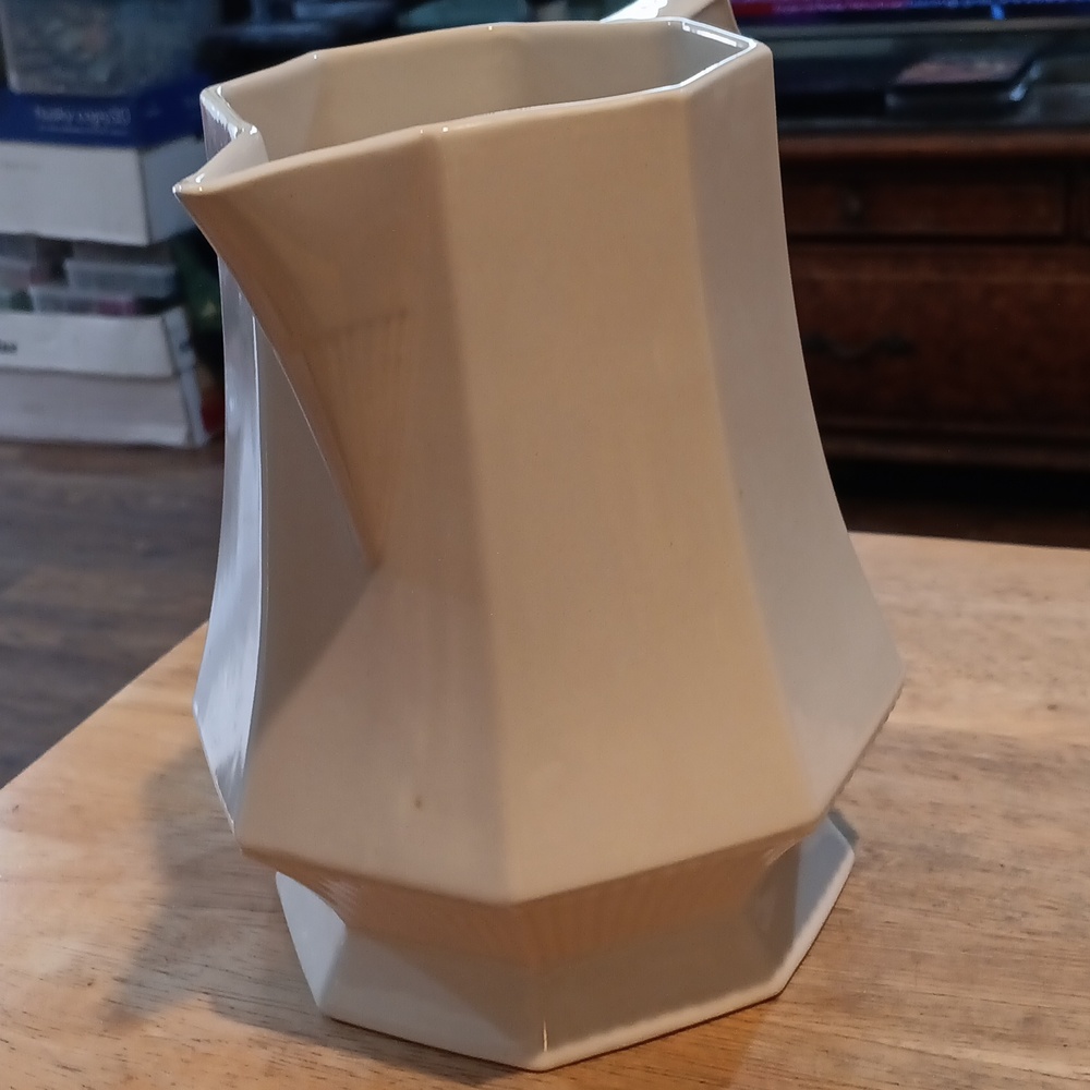 Nikko Classic Collection Pitcher - Picture 3 of 3